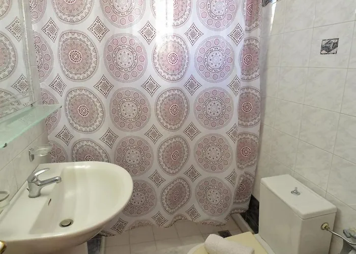 Апартаменты Nina's In Near The