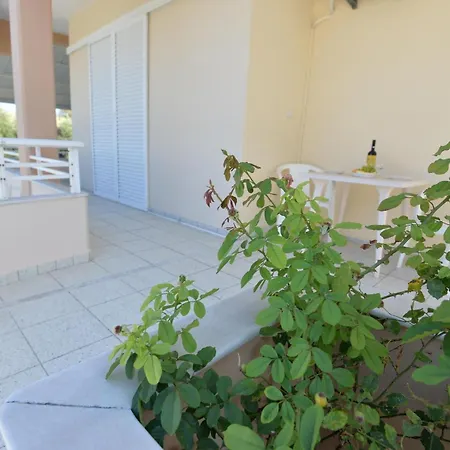 Nina's In Near The *