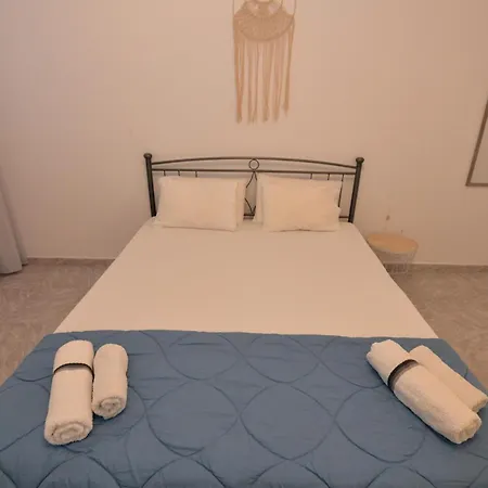 Nina's In Near The Jalisos