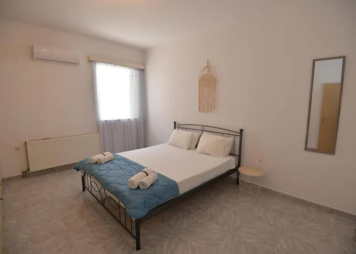 Nina's In Near The * Ialysos (Rhodes)