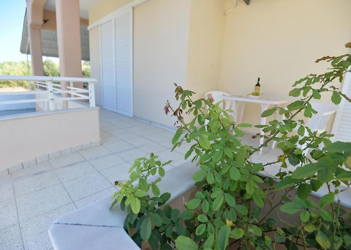 Nina's In Near The *