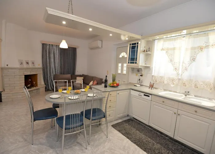 Nina's In Near The Apartamento Ialysos (Rhodes)