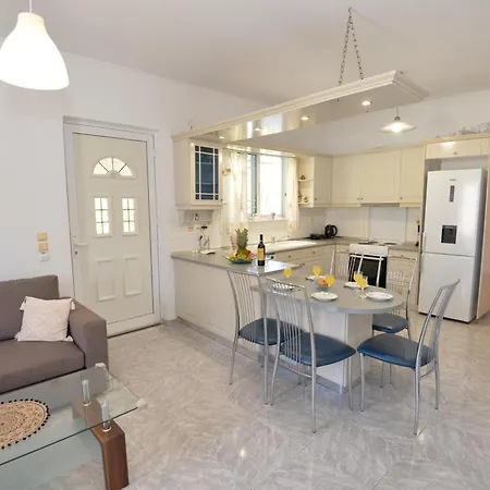 Nina's In Near The *