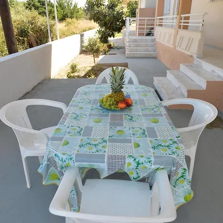 Nina's In Near The Lägenhet Ialysos (Rhodes)